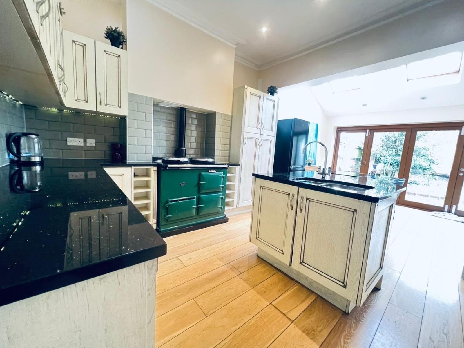 Cricklewood Boutique Stay ลอนดอน ภายนอก รูปภาพ